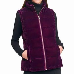 Never worn with tags a Medium Calvin Klein purple Velvet vest